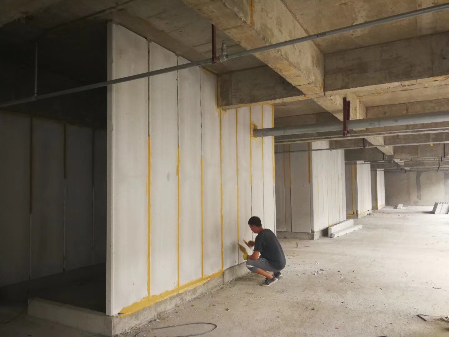 威海无机发泡轻骨料混凝土隔墙板施工技术性能研究
